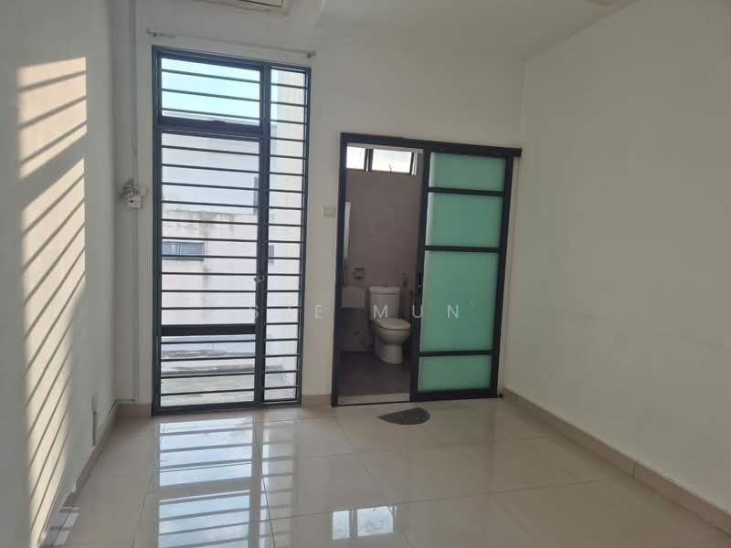 2-storey Terraced House for Rent in Laman Glenmarie (Shah Alam) - Sze Mun - Bathroom - PropertyGuru.com.my