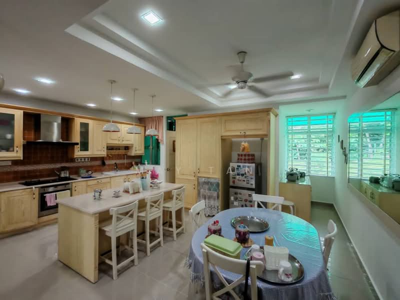 3-storey Terraced House for Sale in Tanjung Bungah (Penang) - May Tan - Kitchen - PropertyGuru.com.my