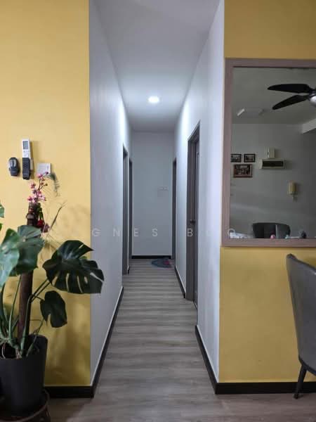 Apartment for Sale at Lake View Suites - Agnes Boo - Corridor - PropertyGuru.com.my