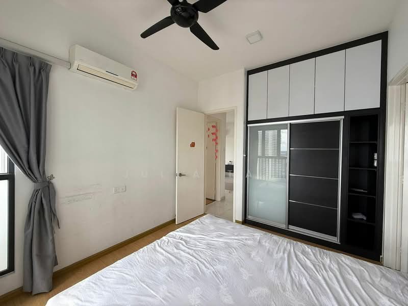Condominium for Rent at Royal Strand @ Country Garden Danga Bay - Julia Tan - Bedroom - PropertyGuru.com.my
