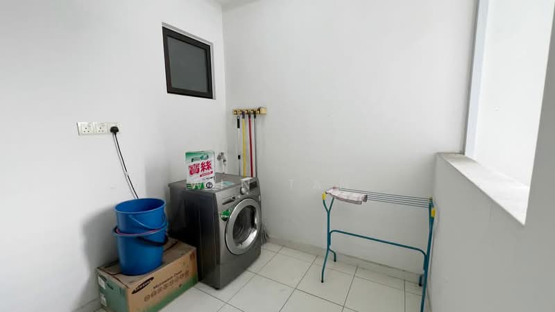 Apartment for Sale at Sky Garden Residences - Win Tan - Balcony - PropertyGuru.com.my