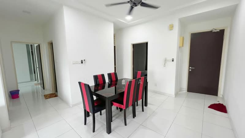 Apartment for Sale at Sky Garden Residences - Win Tan - Dining Room - PropertyGuru.com.my