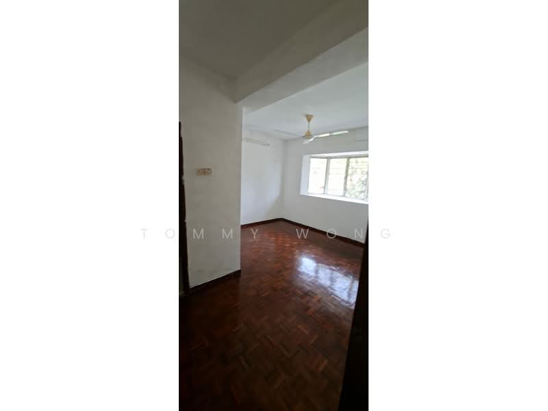 2-storey Terraced House for Sale in Taman Putra Permai (Seri Kembangan) - Tommy Wong - Living Room - PropertyGuru.com.my