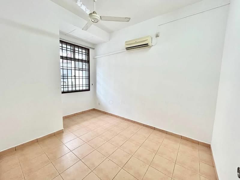2-storey Terraced House for Sale in Tebrau (Johor) - Brandon Chua - Bed 4 - Downstairs - PropertyGuru.com.my