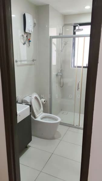 Condominium for Rent at Bay Laurel @ Country Garden Danga Bay - Wennes Go - Bathroom - PropertyGuru.com.my