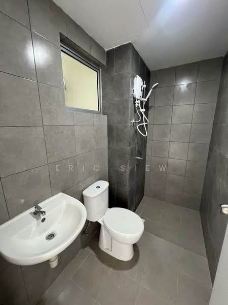 Apartment for Rent at Tasik Heights Apartment - Eric Siew - Bathroom - PropertyGuru.com.my