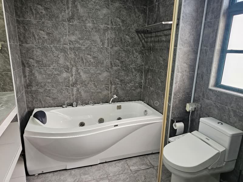 Condominium for Rent at The Straits View Condominium - Carly Voon - Bathroom - PropertyGuru.com.my