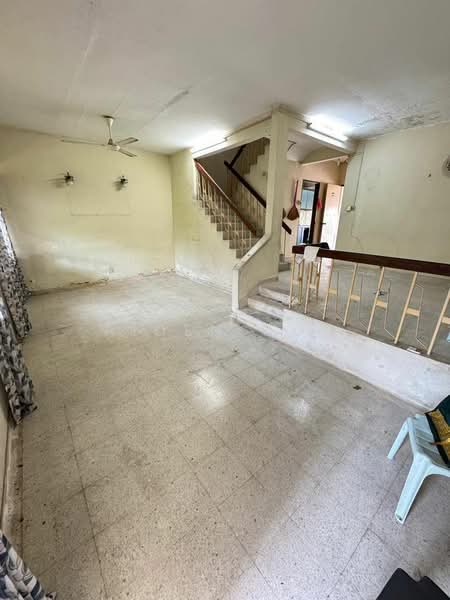 2-storey Terraced House for Sale in Taman Pelangi (Johor Bahru) - Aiden Goh - Living Room - PropertyGuru.com.my