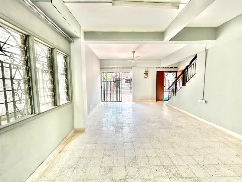 2-storey Terraced House for Sale in Taman Melawati (Ulu Kelang) - Thoriq Suparman - Living Room - PropertyGuru.com.my