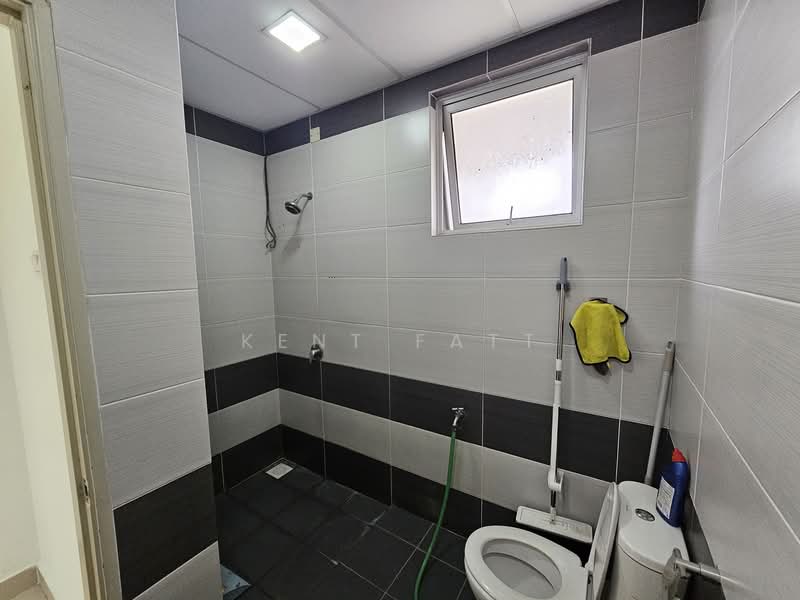 Kondominium untuk Disewa di Green Terrain (Prima Villa) - Kent Fatt - Bathroom - PropertyGuru.com.my