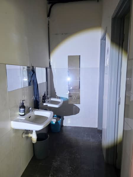 Shop / Office for Rent in Ambang Botanic (Klang) - Matthew Lim - Bathroom - PropertyGuru.com.my