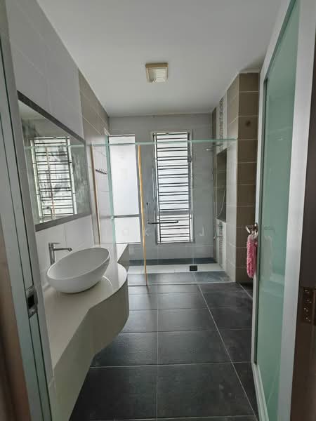 2.5-storey Terraced House for Sale in Taman Sutera Utama (Skudai) - Tok CJ - Bathroom - PropertyGuru.com.my