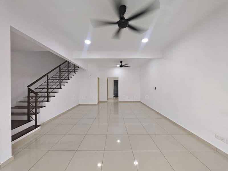 Puri Residence untuk Untuk Disewa - RM 1,800 /bulan, Apr 2026 - Living Room - PropertyGuru.com.my
