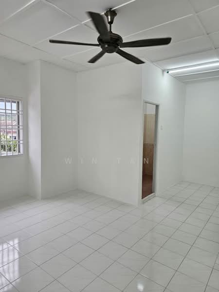 Rumah Teres 2 Tingkat untuk Dijual di Taman Putri Kulai (Kulai) - Win Tan - Interior - PropertyGuru.com.my