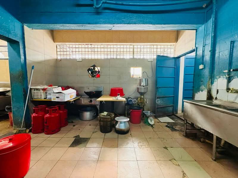 Seksyen 24 untuk Untuk Disewa - RM 5,800 /bulan, Apr 2026 - Kitchen - PropertyGuru.com.my