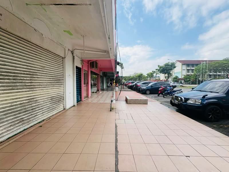 Seksyen 24 untuk Untuk Disewa - RM 5,800 /bulan, Apr 2026 - Exterior - PropertyGuru.com.my