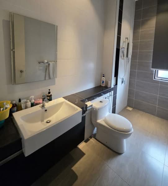 Semi-Detached House for Sale in Eco Majestic (Semenyih) - Benjamin Siew - Bathroom - PropertyGuru.com.my