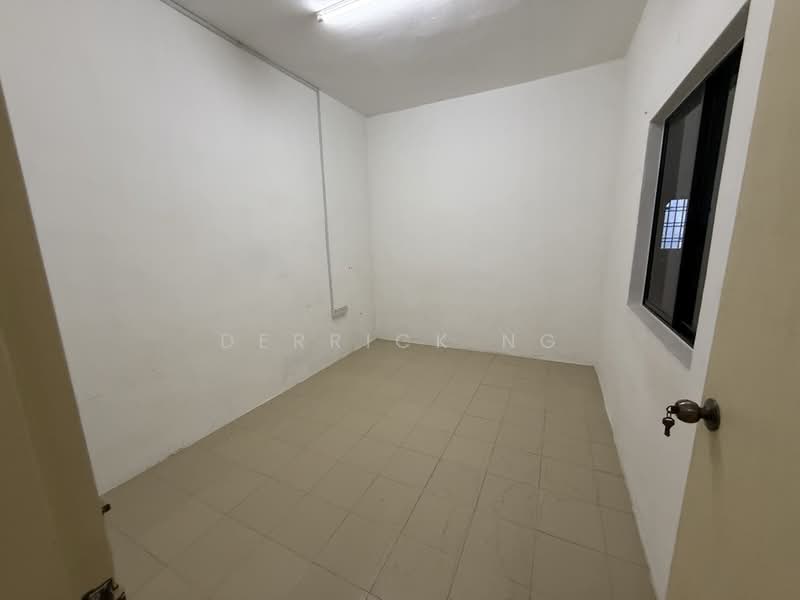 Shop for Sale in Pekan Nanas (Johor) - Derrick Ng - Interior - PropertyGuru.com.my
