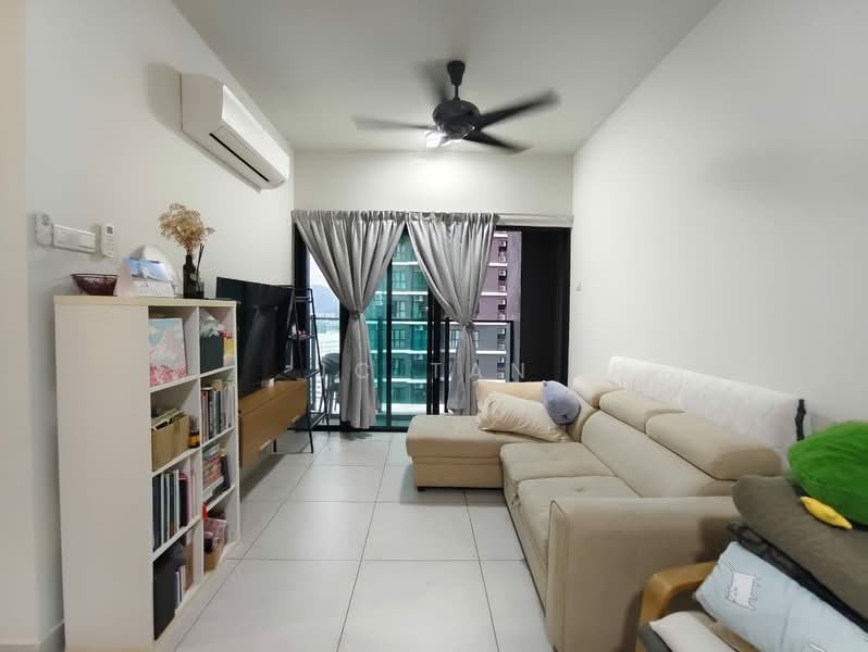 Service Residence for Sale at Majestic Maxim - JC Tan - Living Room - PropertyGuru.com.my