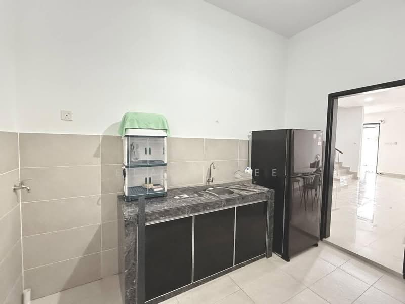 Perma Jaya Permas Jayas untuk Untuk Dijual - RM 918,000, Apr 2026 - Kitchen - PropertyGuru.com.my