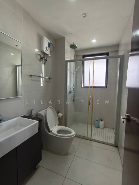 Condominium for Rent at Bay Laurel @ Country Garden Danga Bay - Lilara Tiew - Bathroom - PropertyGuru.com.my