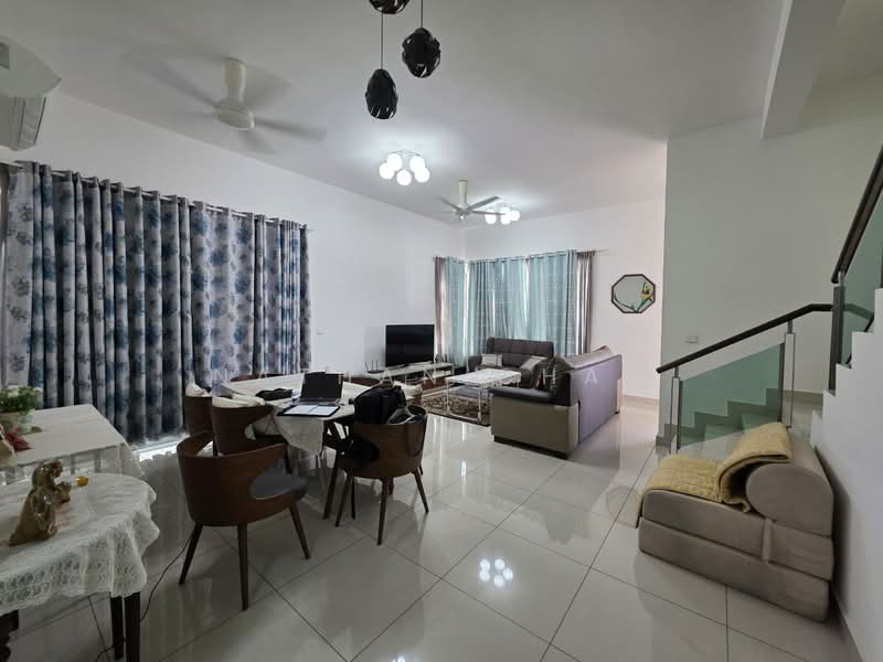 Cluster House for Sale in Taman Seri Austin (Tebrau) - Nathan Chan - Living Room - PropertyGuru.com.my