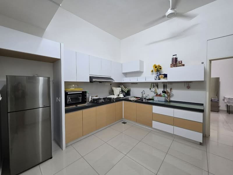 Cluster House for Sale in Taman Seri Austin (Tebrau) - Nathan Chan - Kitchen - PropertyGuru.com.my