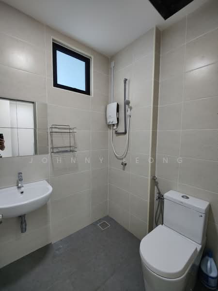 Servis Apartment untuk Disewa di B11 Parkland Residence - Johnny Leong - Bathroom - PropertyGuru.com.my