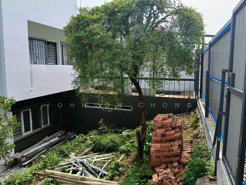 Semi-Detached House for Rent in Taman Pelangi (Johor Bahru) - Johnson Chong - Exterior - PropertyGuru.com.my