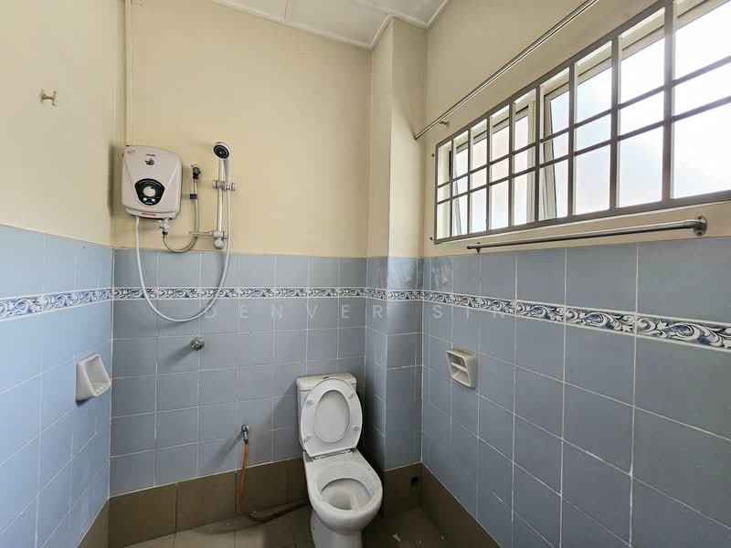 2.5-storey Terraced House for Sale in Bandar Mahkota Cheras (Cheras) - Denver Sin - Bathroom - PropertyGuru.com.my