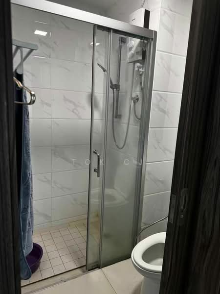 Service Residence for Sale at FOREST CITY - Tok CJ - Bathroom - PropertyGuru.com.my