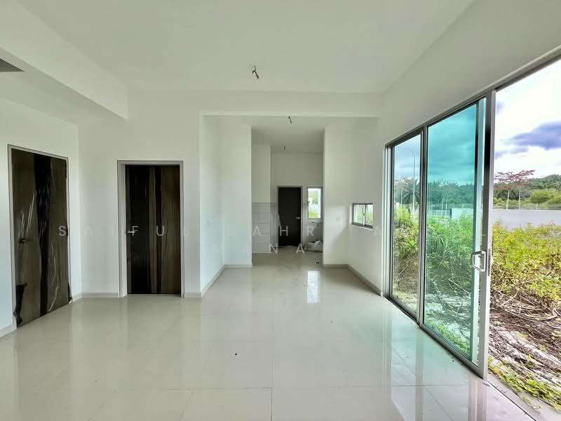 2-storey Terraced House for Sale in Serene Heights (Semenyih) - Saiful Bahri Abdul Manan - Living Room - PropertyGuru.com.my