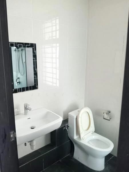 Wave @ Marina Cove untuk Untuk Disewa - RM 2,500 /bulan, Apr 2026 - Bathroom - PropertyGuru.com.my