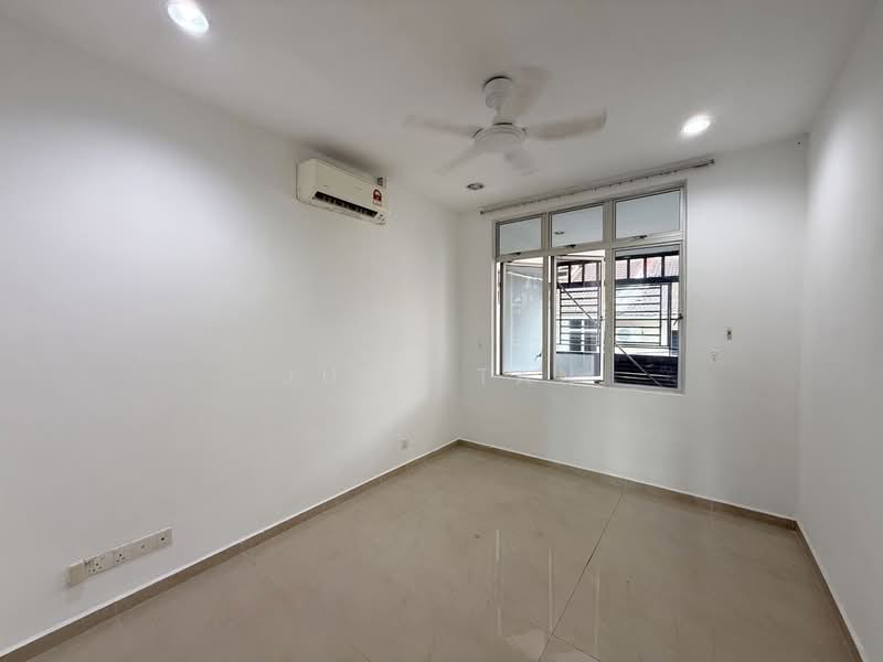 2-storey Terraced House for Sale in Taman Ehsan Jaya (Ulu Tiram) - June Tan - PropertyGuru.com.my