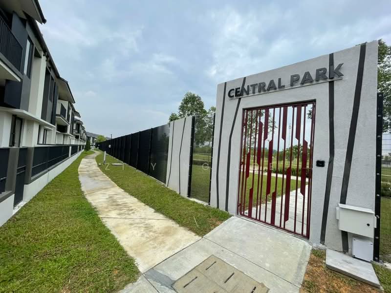 Terraced House for Rent in Kota Kemuning (Shah Alam) - Zi Ying Lee - Exterior - PropertyGuru.com.my