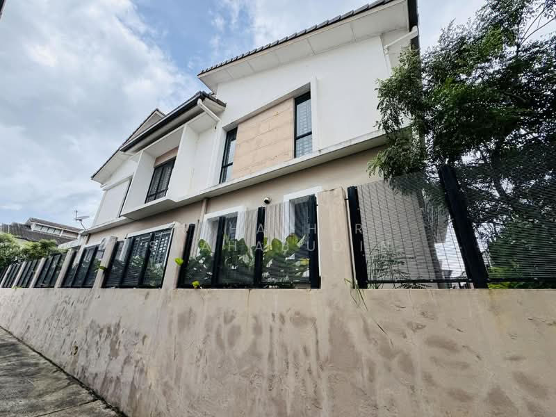 2-storey Terraced House for Sale in Denai Alam (Shah Alam) - Nahathir Shahabudin - Exterior - PropertyGuru.com.my