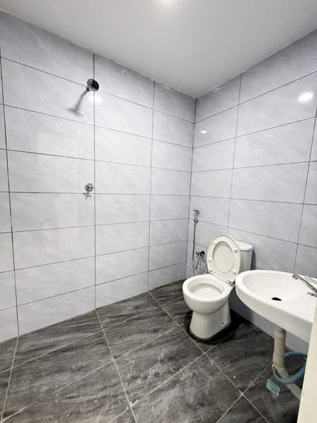 Taman Ungku Tun Aminah untuk Untuk Dijual - RM 608,000, Apr 2026 - Bathroom - PropertyGuru.com.my