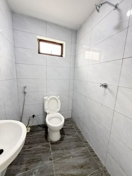 Taman Ungku Tun Aminah untuk Untuk Dijual - RM 608,000, Apr 2026 - Bathroom - PropertyGuru.com.my