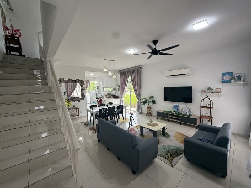 2-storey Terraced House for Sale in Setia Eco Gardens (Gelang Patah) - Azlan Ismail aiproperty - Living Room - PropertyGuru.com.my