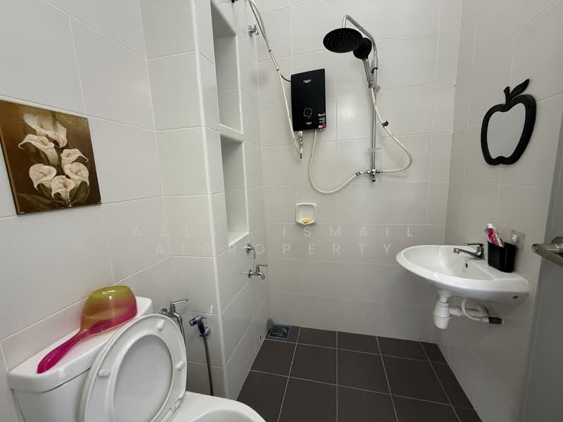2-storey Terraced House for Sale in Setia Eco Gardens (Gelang Patah) - Azlan Ismail aiproperty - Bathroom - PropertyGuru.com.my
