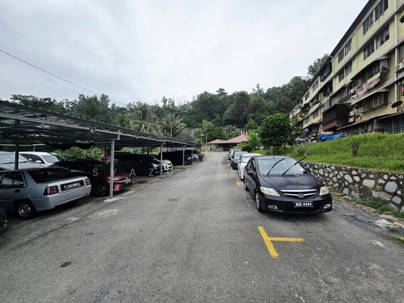 Flat Taman Desa Cheras (Blok 1 3 5 7) untuk Untuk Dijual - RM 160,000, Apr 2026 - Car Park - PropertyGuru.com.my