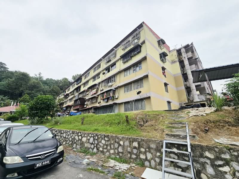 Flat Taman Desa Cheras (Blok 1 3 5 7) untuk Untuk Dijual - RM 160,000, Apr 2026 - Exterior - PropertyGuru.com.my