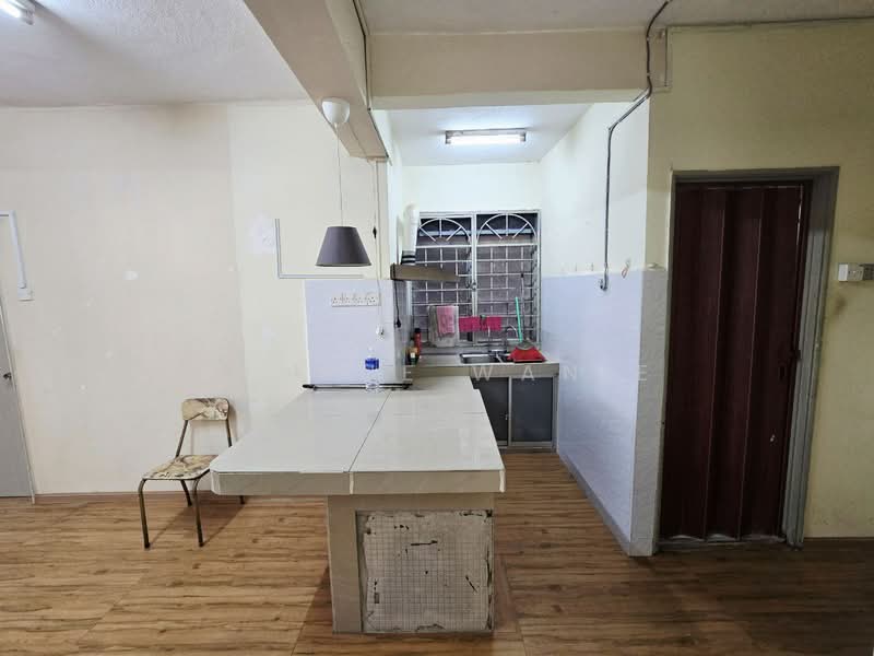 Flat Taman Desa Cheras (Blok 1 3 5 7) untuk Untuk Dijual - RM 160,000, Apr 2026 - Kitchen - PropertyGuru.com.my