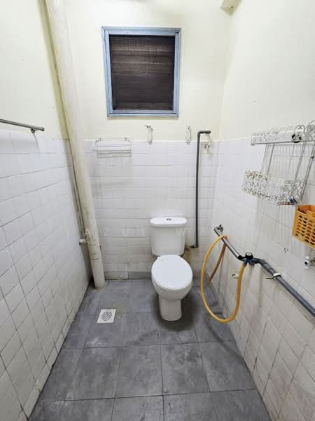 Flat Taman Desa Cheras (Blok 1 3 5 7) untuk Untuk Dijual - RM 160,000, Apr 2026 - Bathroom - PropertyGuru.com.my