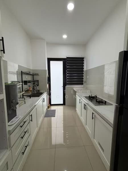 Rumah Teres 2 Tingkat untuk Disewa di ECO BOTANIC SDN. BHD. - Suk Teng Choong - Kitchen - PropertyGuru.com.my