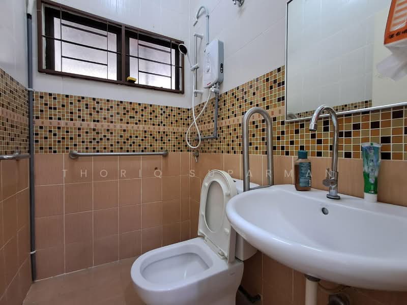 2-storey Terraced House for Sale in Setiawangsa (Kuala Lumpur) - Thoriq Suparman - Bathroom - PropertyGuru.com.my