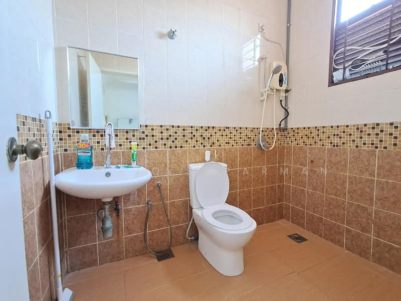 2-storey Terraced House for Sale in Setiawangsa (Kuala Lumpur) - Thoriq Suparman - Bathroom - PropertyGuru.com.my