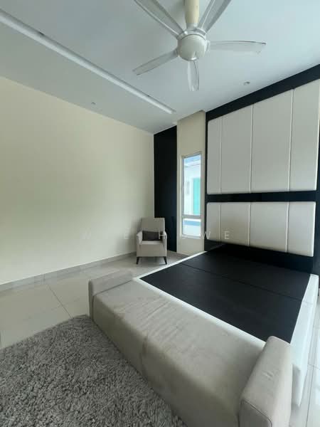 Cluster House for Sale in Taman Seri Austin (Tebrau) - Wee Howe - Bedroom - PropertyGuru.com.my