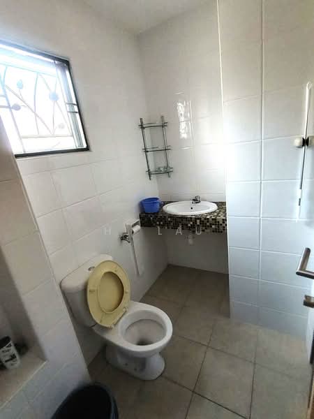 2-storey Terraced House for Sale in Sungai Long (Bandar Sungai Long) - HL Lau - Bathroom - PropertyGuru.com.my