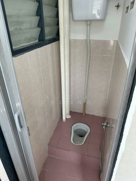 Flat Mahkota Cheras (L6 L7 L8 L9) untuk Untuk Disewa - RM 800 /bulan, Apr 2026 - Bathroom - PropertyGuru.com.my